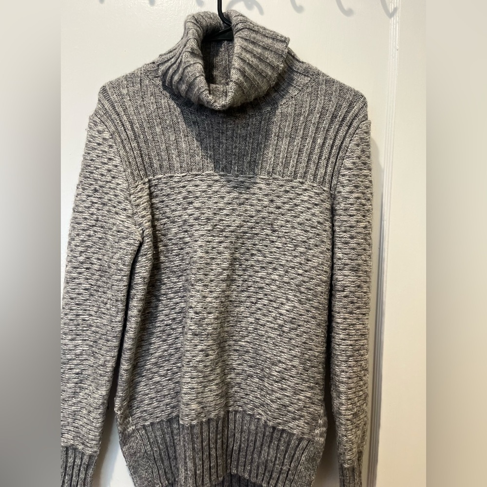 Sweater - Picture 2 of 12